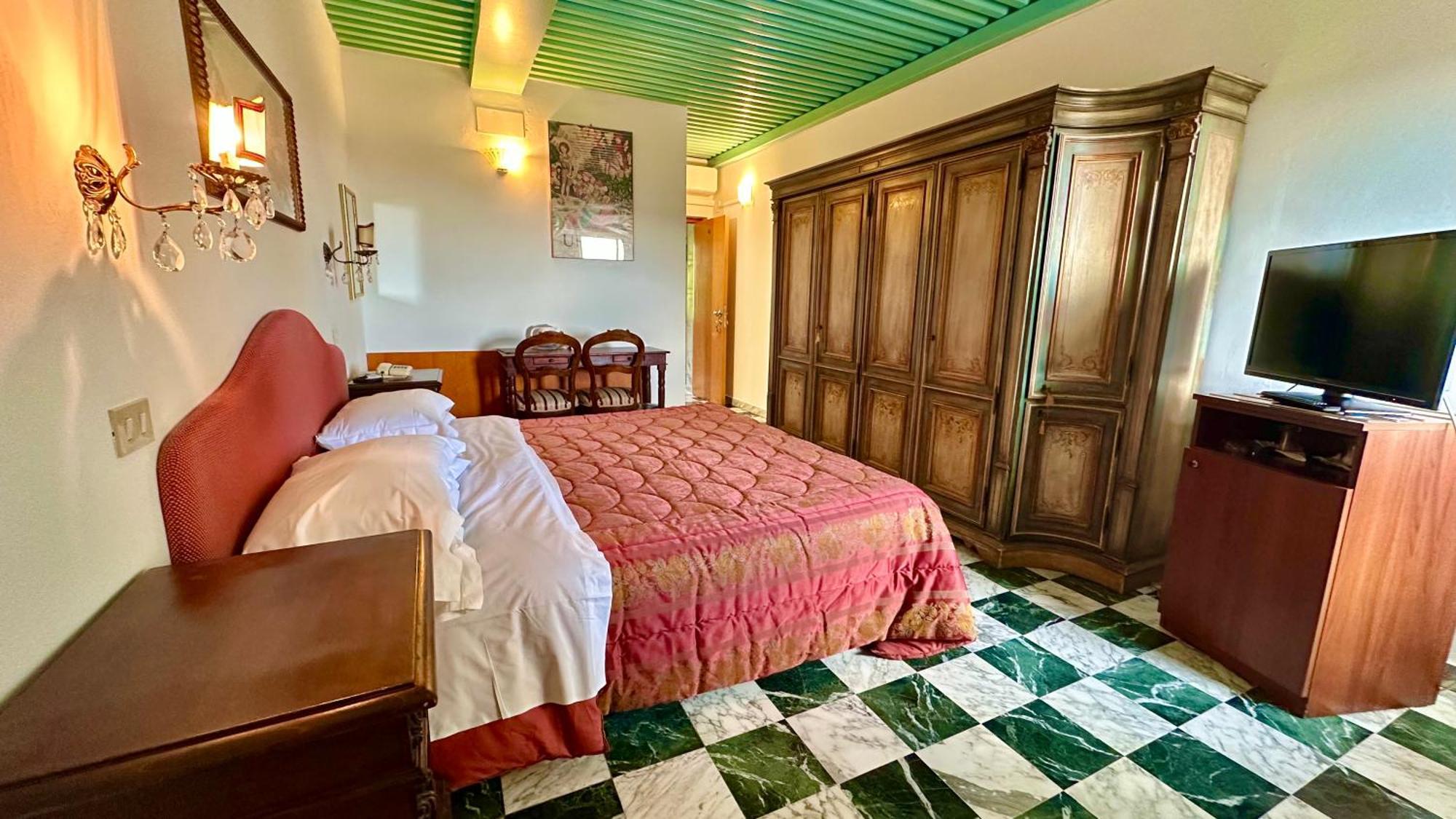 Albergo Hotel Raffaello Urbino Exteriér fotografie