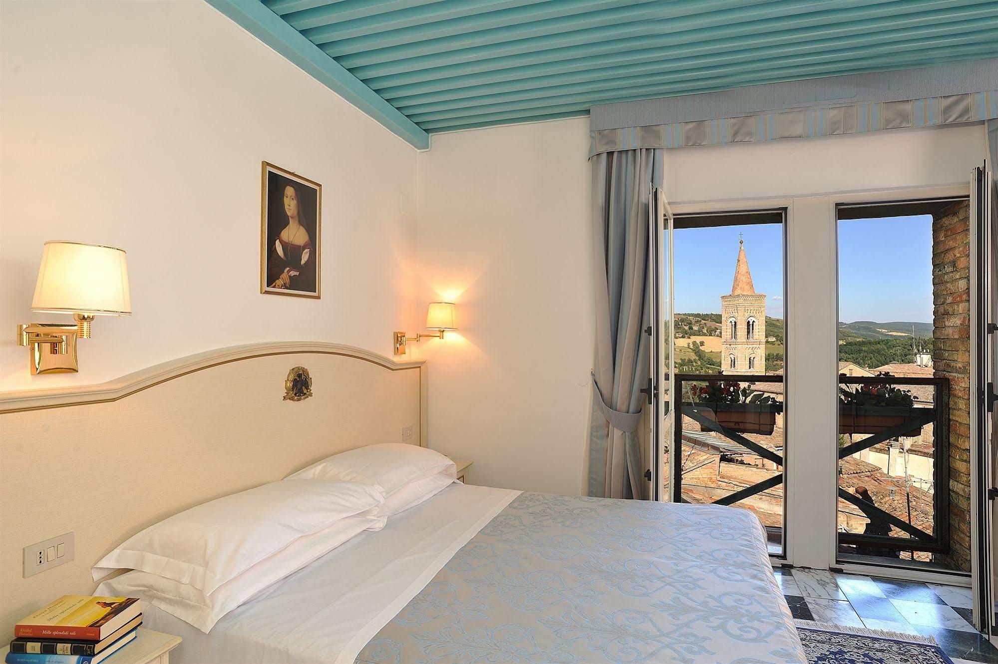 Albergo Hotel Raffaello Urbino Exteriér fotografie