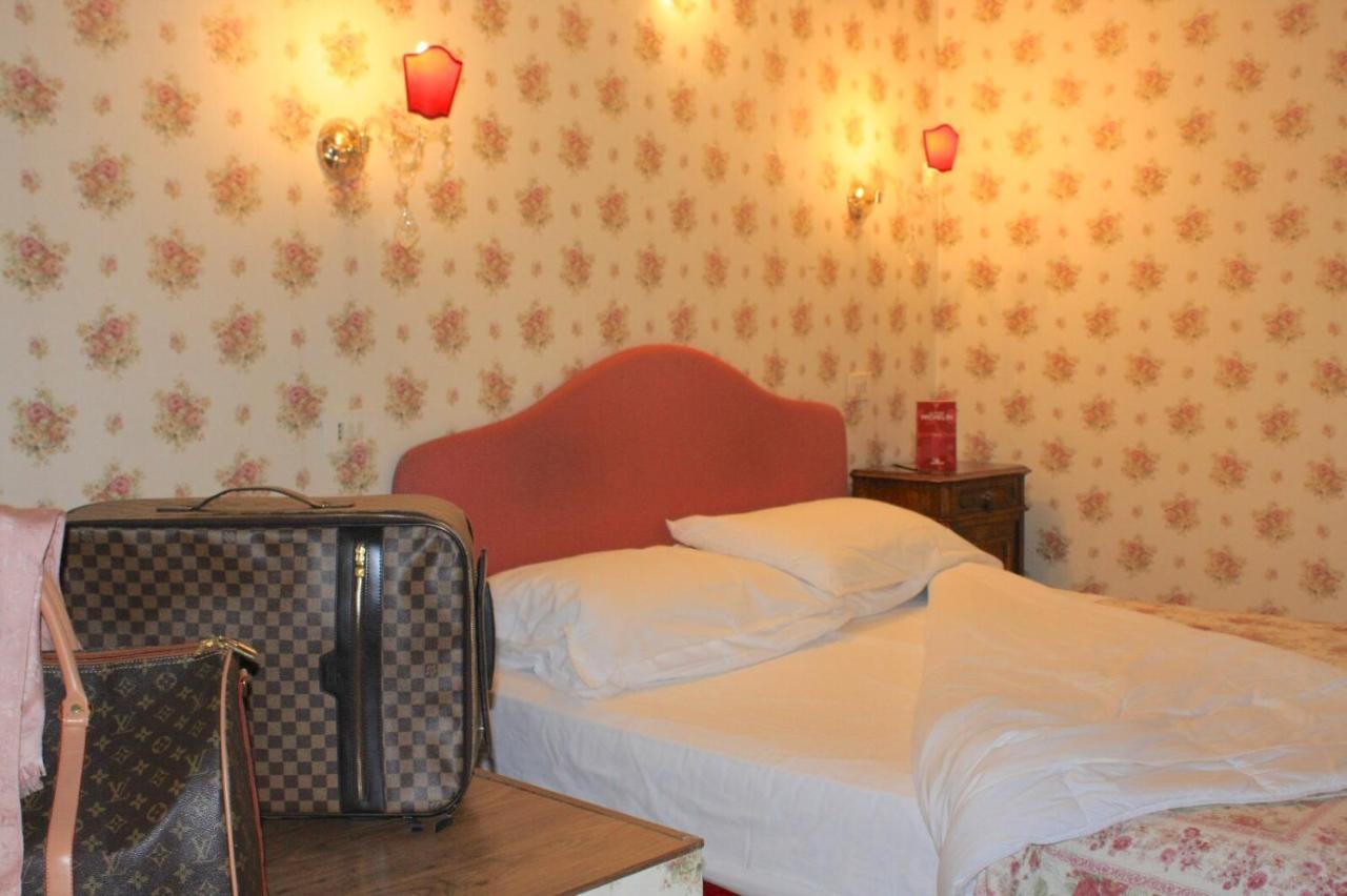 Albergo Hotel Raffaello Urbino Exteriér fotografie