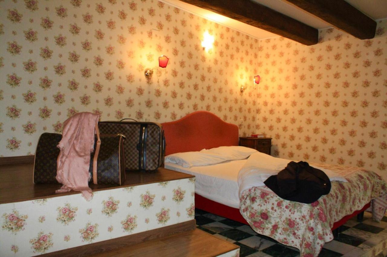 Albergo Hotel Raffaello Urbino Exteriér fotografie